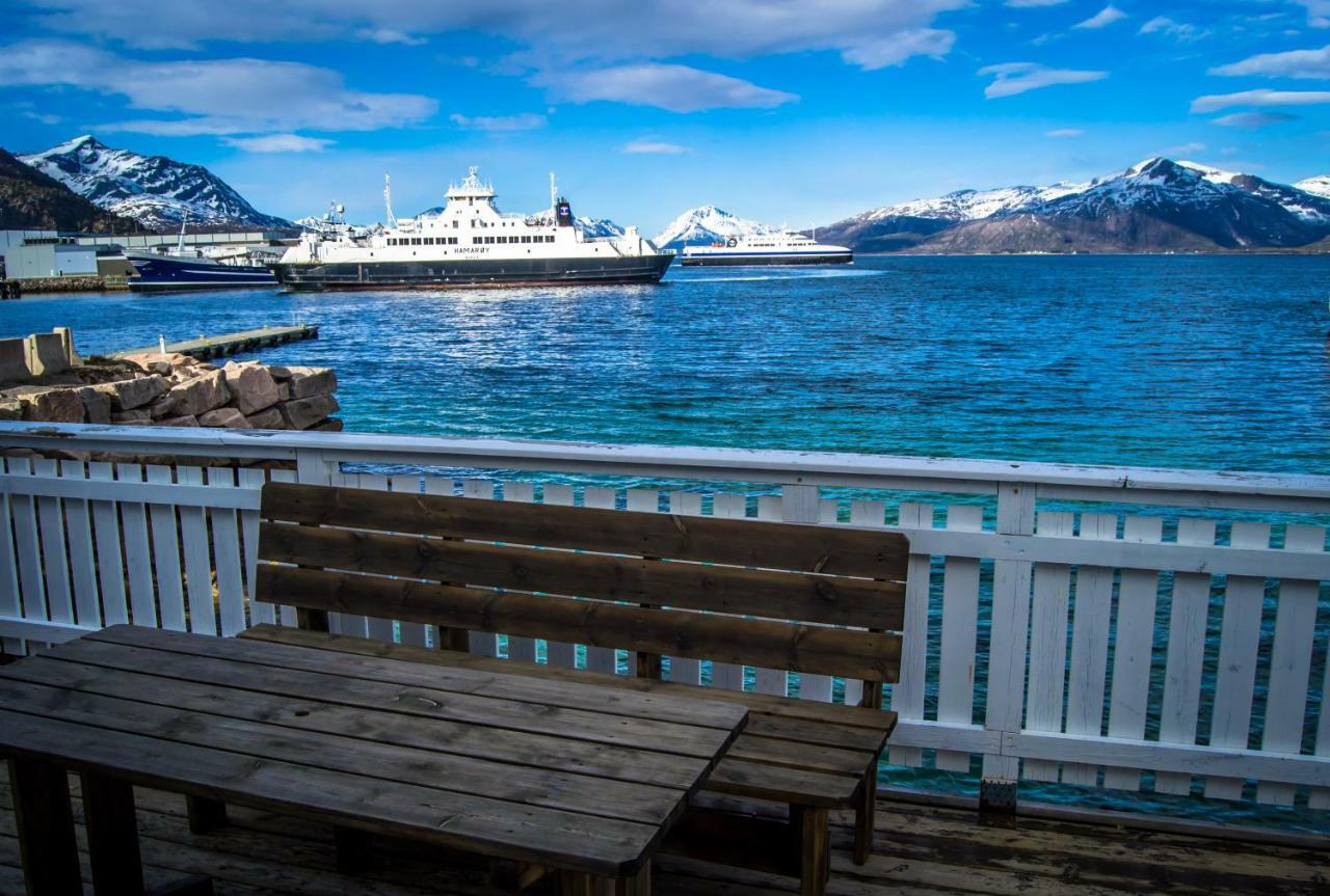 Lofoten Gate Hostel Лёдинген Экстерьер фото